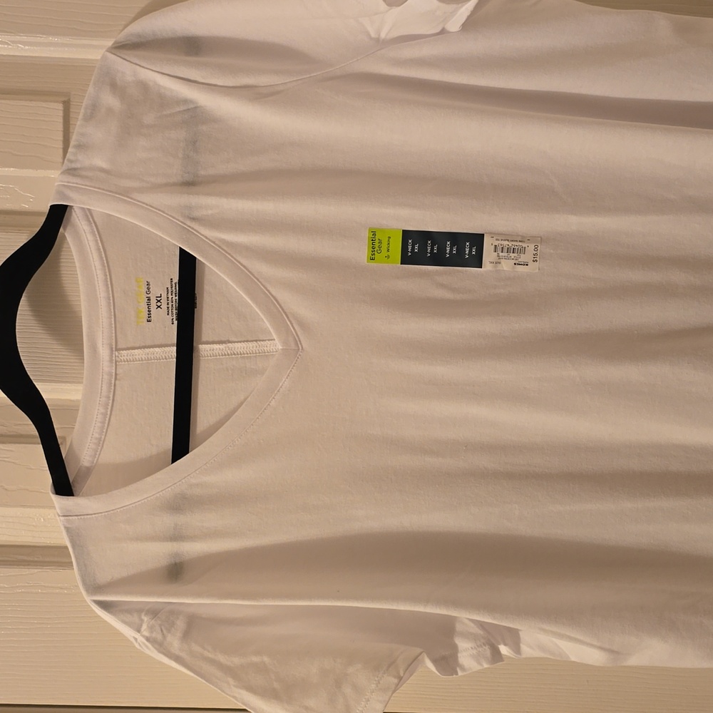 TEK GEAR BRAND WOMENS PLUS SIZE WHITE V-NECK SHORT SLEEVES TEE SIZE XXL